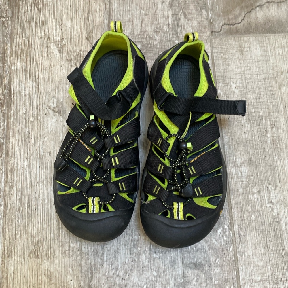 Size 5 Keens